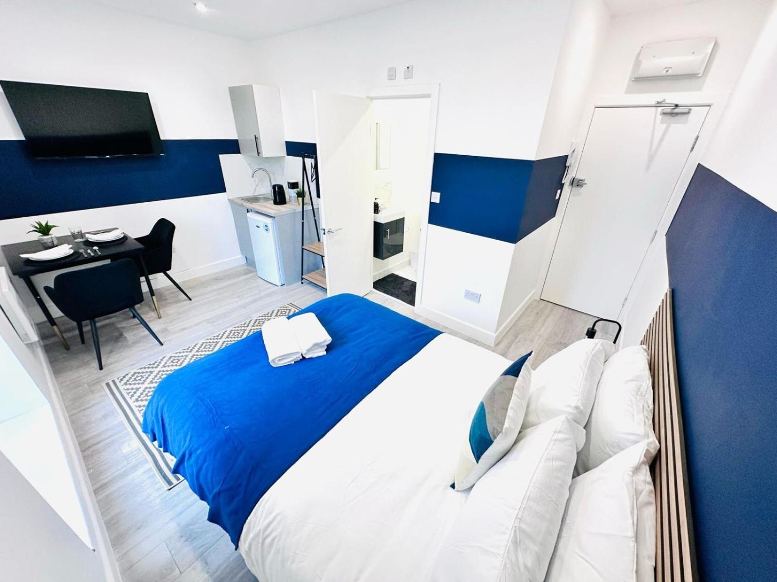 London 58 Blue House City Center Studio, Top Spot Exterior photo