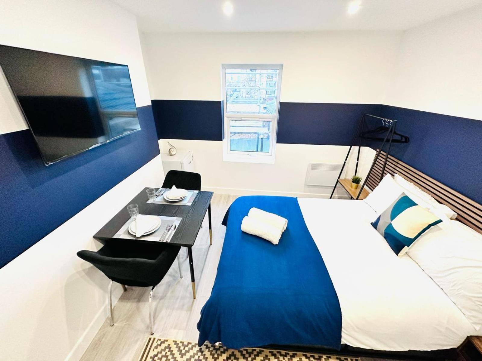 London 58 Blue House City Center Studio, Top Spot Exterior photo