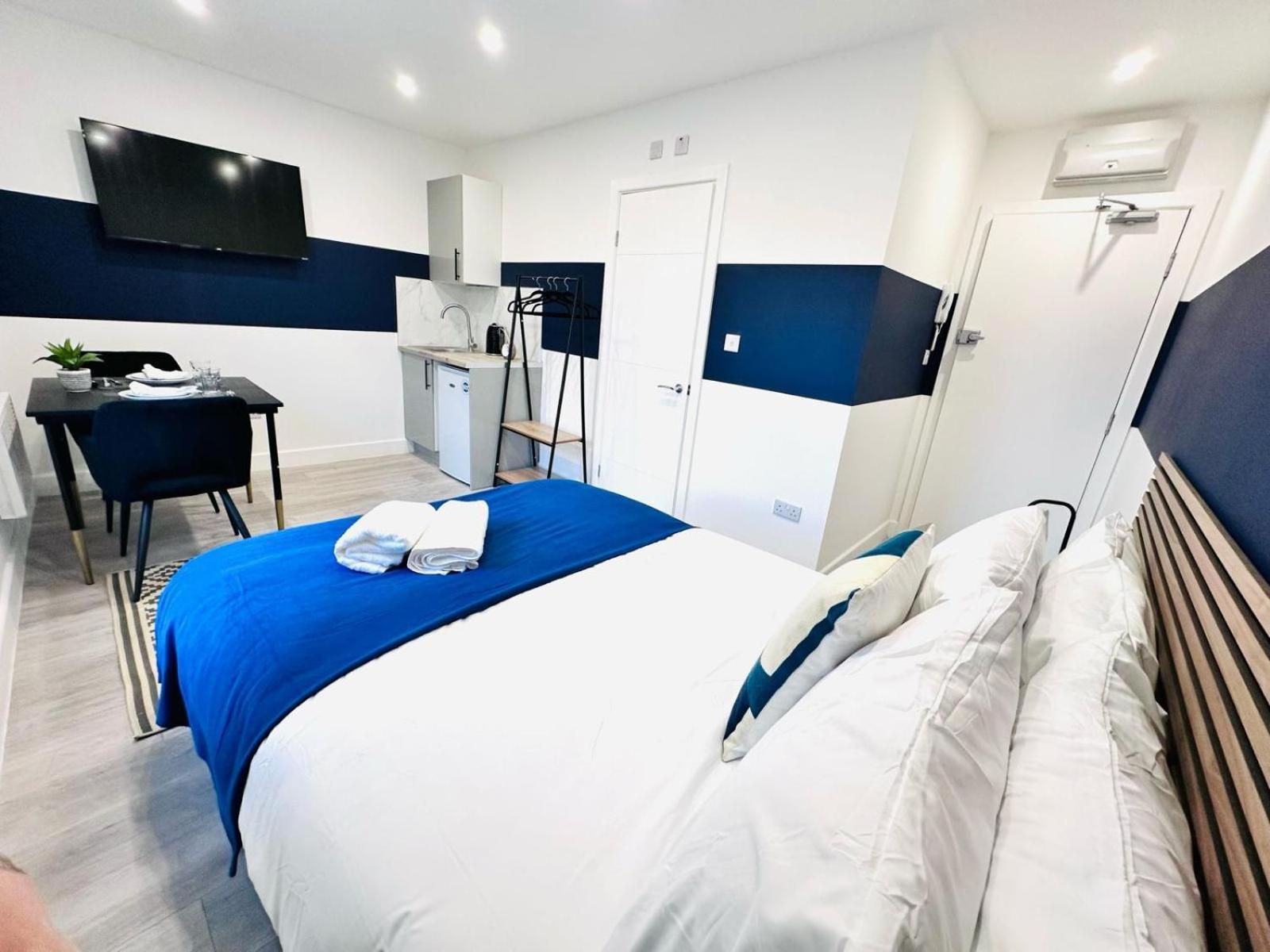 London 58 Blue House City Center Studio, Top Spot Exterior photo